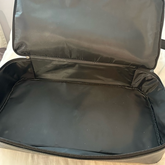 Beis Weekender with detachable strap. - Picture 4 of 6